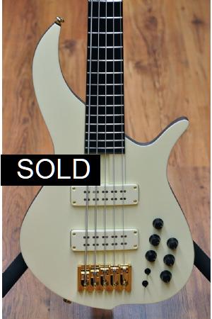 F Bass Deluxe BN5 Olympic White F Bass Deluxe BN5 Olympic White